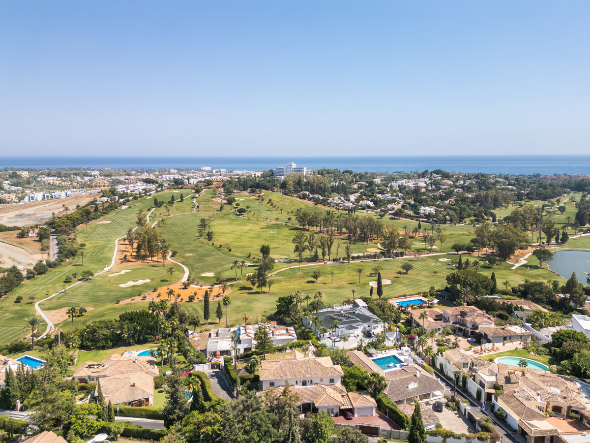 Detached Villa for sale in Benahavís | 5 bedrooms H5132662