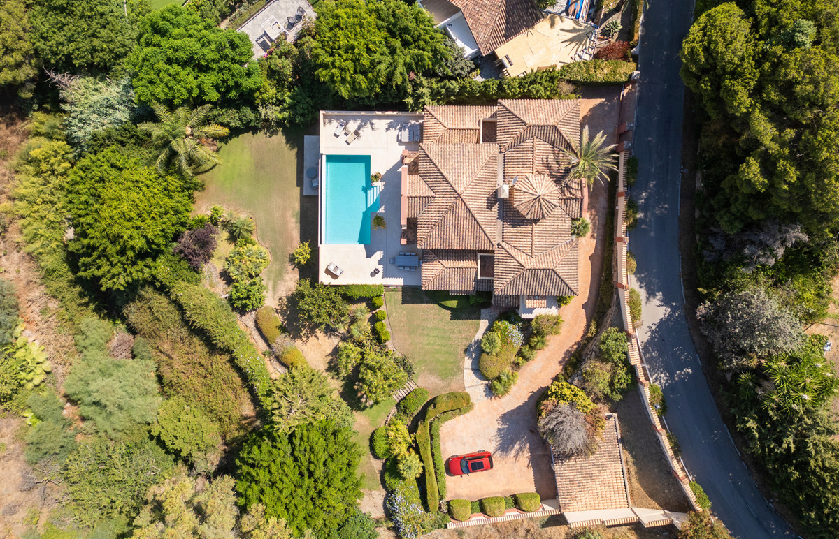 Detached Villa for sale in Benahavís | 5 bedrooms H5132662