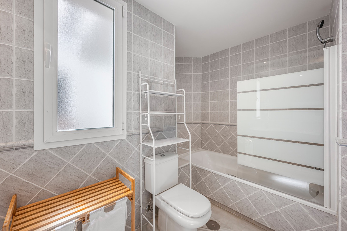 Townhouse for sale in Benahavís | 3 bedrooms H5132767