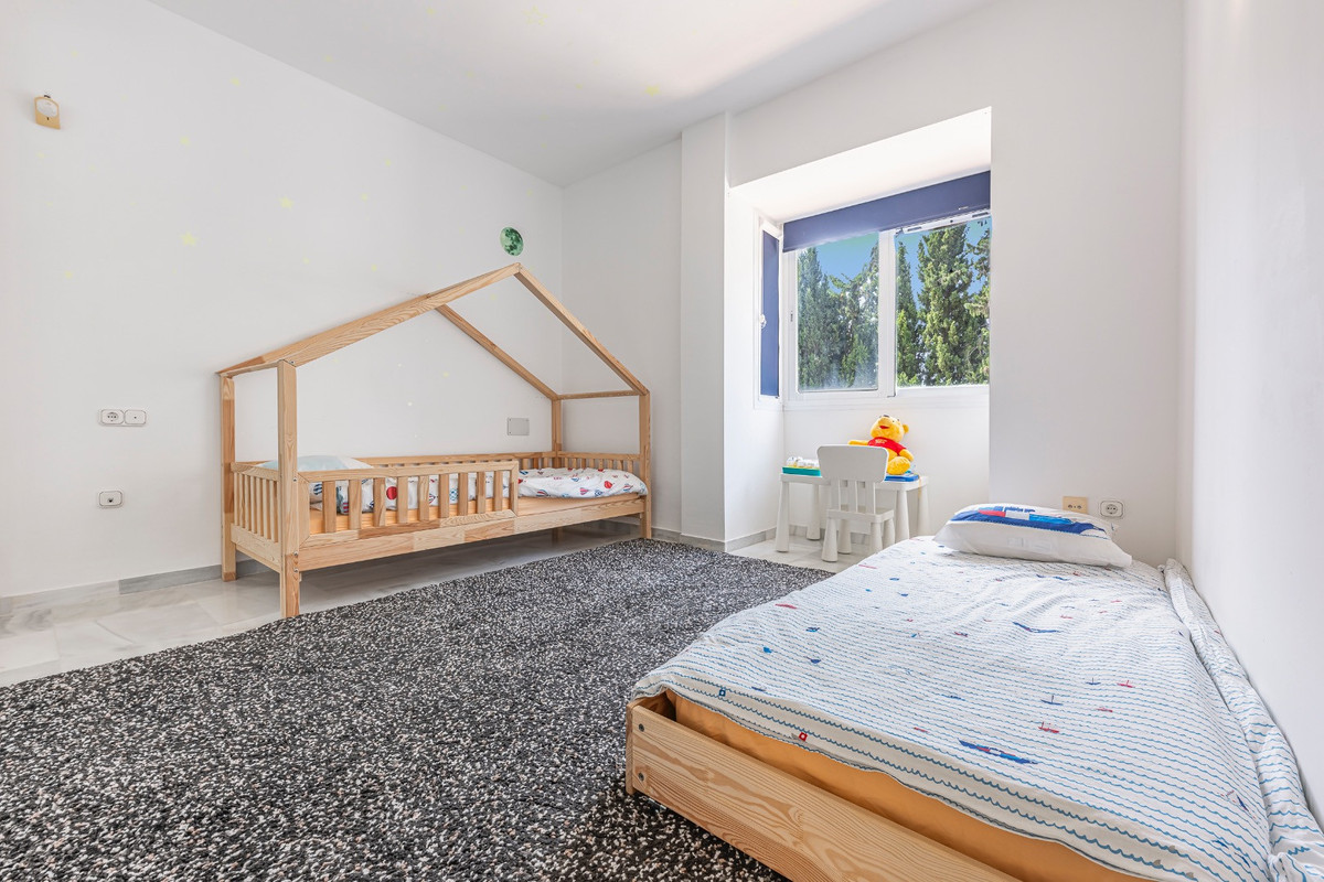 Townhouse for sale in Benahavís | 3 bedrooms H5132767