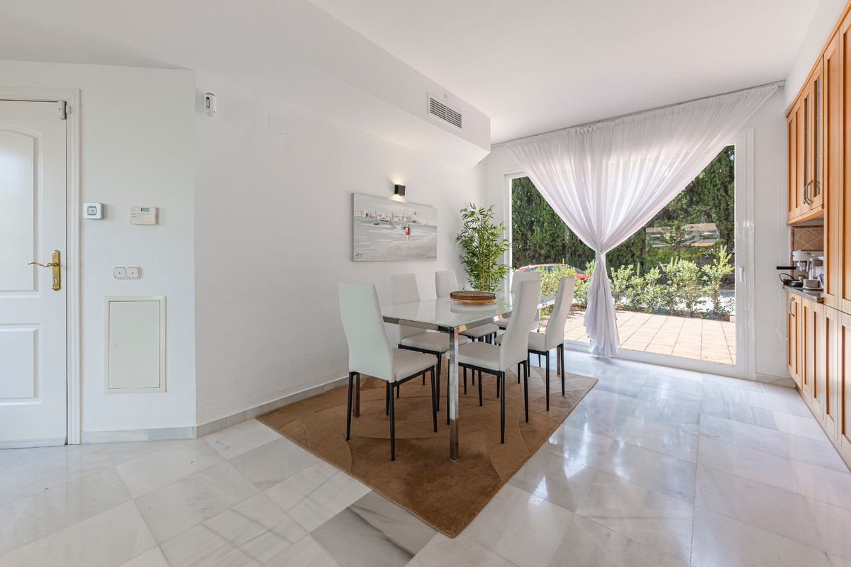 Townhouse for sale in Benahavís | 3 bedrooms H5132767