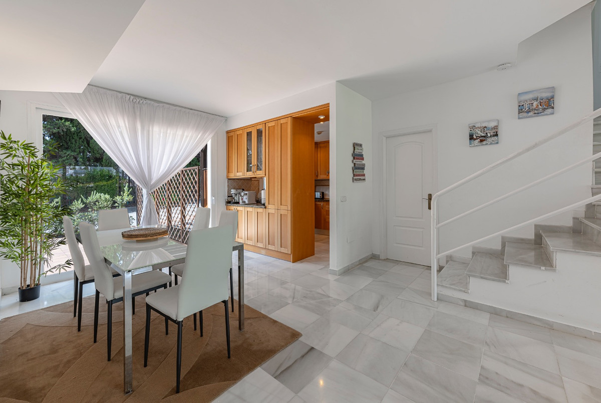 Townhouse for sale in Benahavís | 3 bedrooms H5132767
