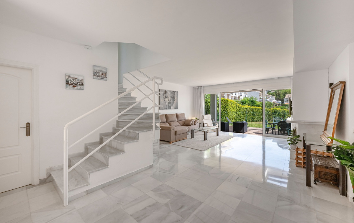 Townhouse for sale in Benahavís | 3 bedrooms H5132767