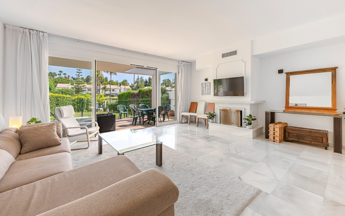 Townhouse for sale in Benahavís | 3 bedrooms H5132767