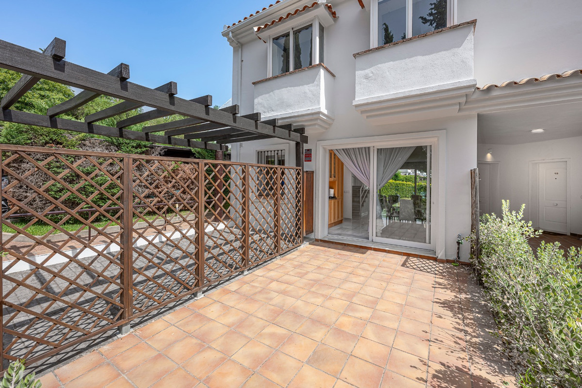 Townhouse for sale in Benahavís | 3 bedrooms H5132767