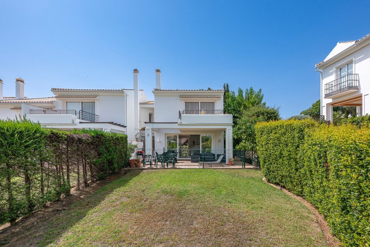 Townhouse for sale in Benahavís | 3 bedrooms H5132767