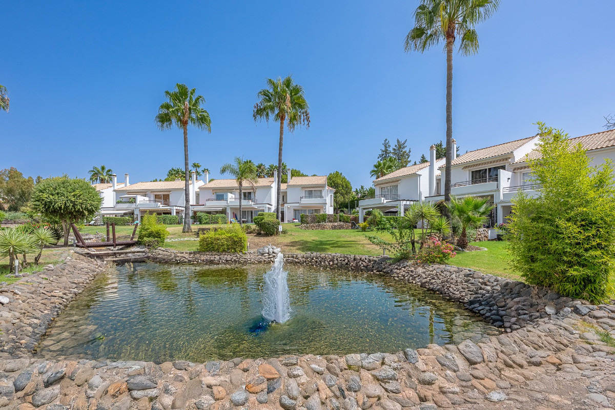 Townhouse for sale in Benahavís | 3 bedrooms H5132767