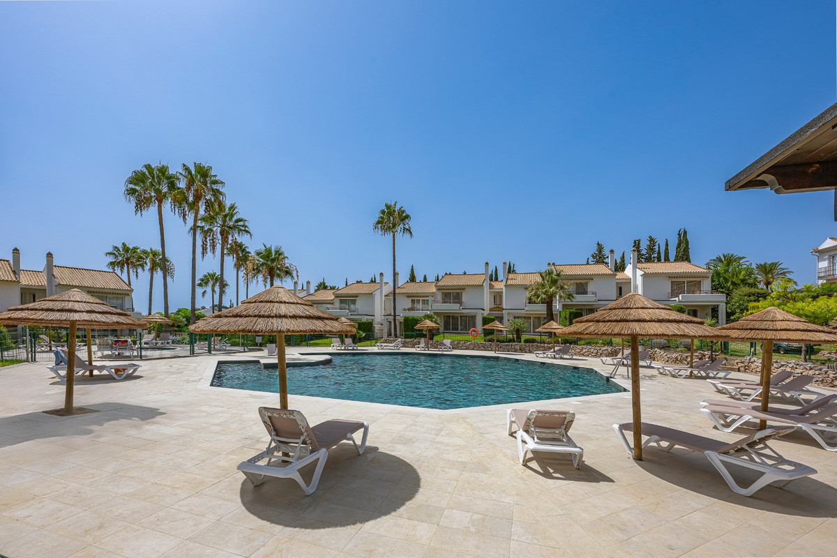 Townhouse for sale in Benahavís | 3 bedrooms H5132767