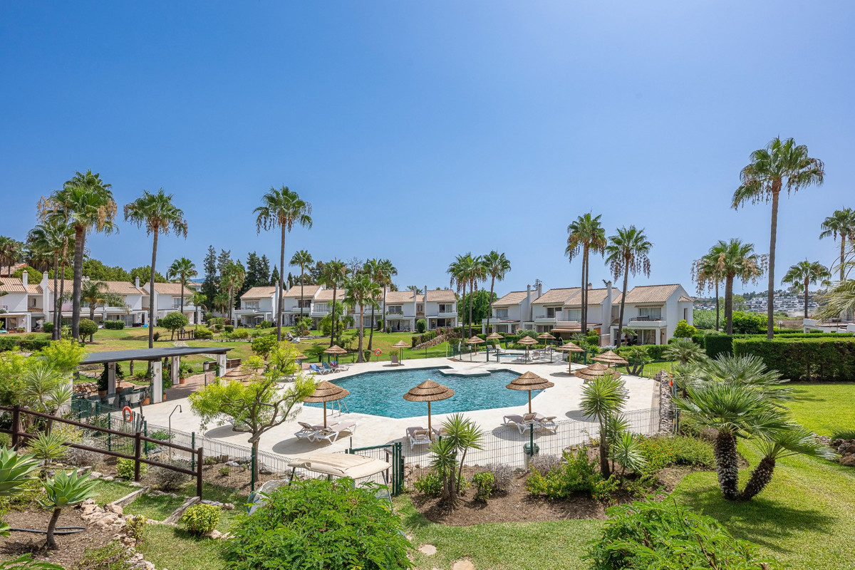 Townhouse for sale in Benahavís | 3 bedrooms H5132767