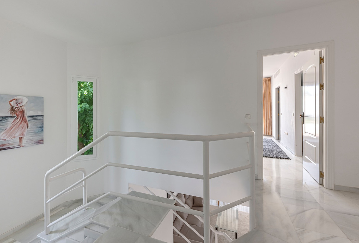 Townhouse for sale in Benahavís | 3 bedrooms H5132767