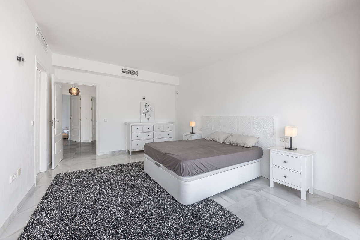 Townhouse for sale in Benahavís | 3 bedrooms H5132767