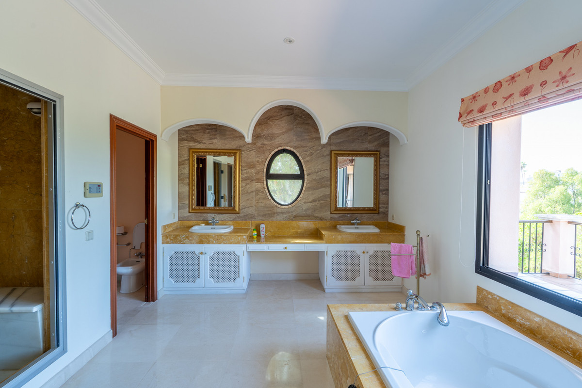 Huis te koop in Benahavís | 8 slaapkamers H5294299