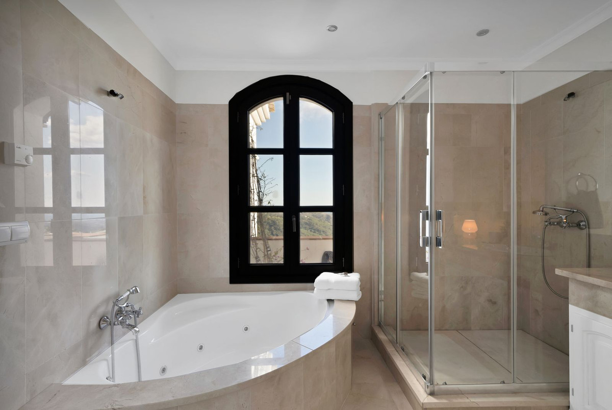 Huis te koop in Benahavís | 5 slaapkamers H5308810