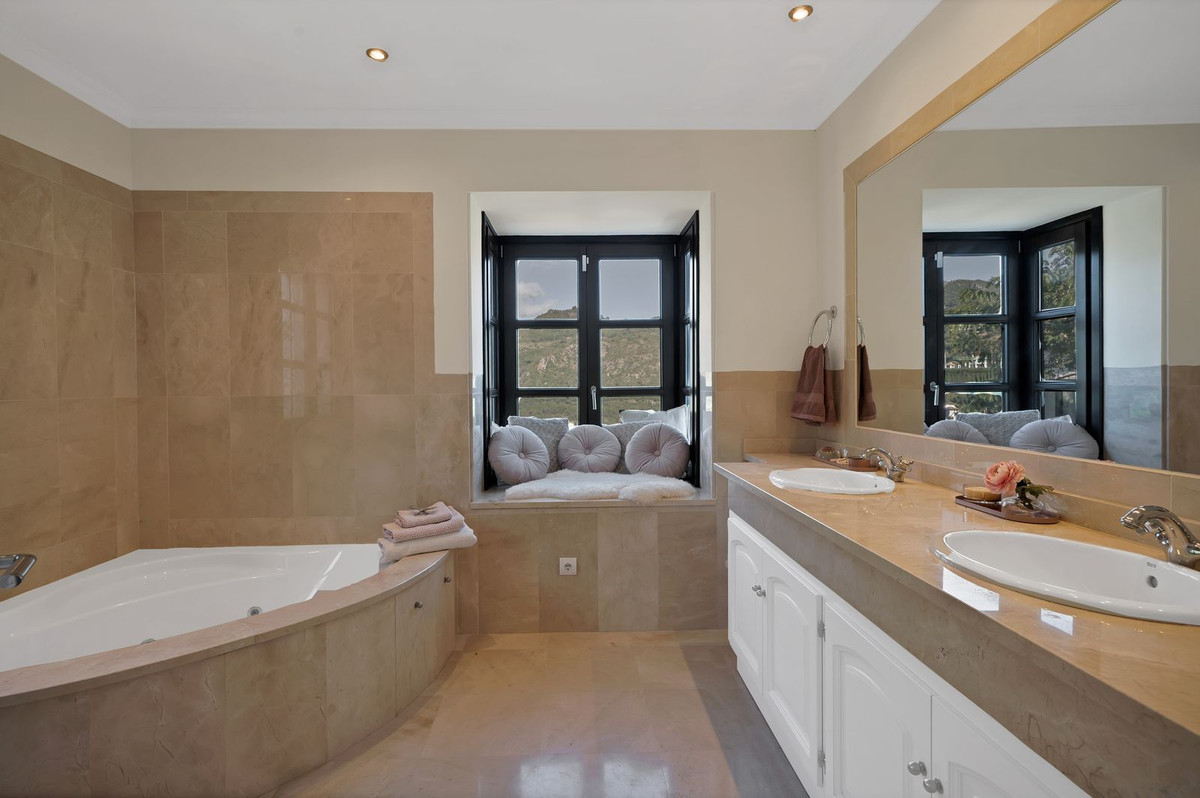 Huis te koop in Benahavís | 5 slaapkamers H5308810