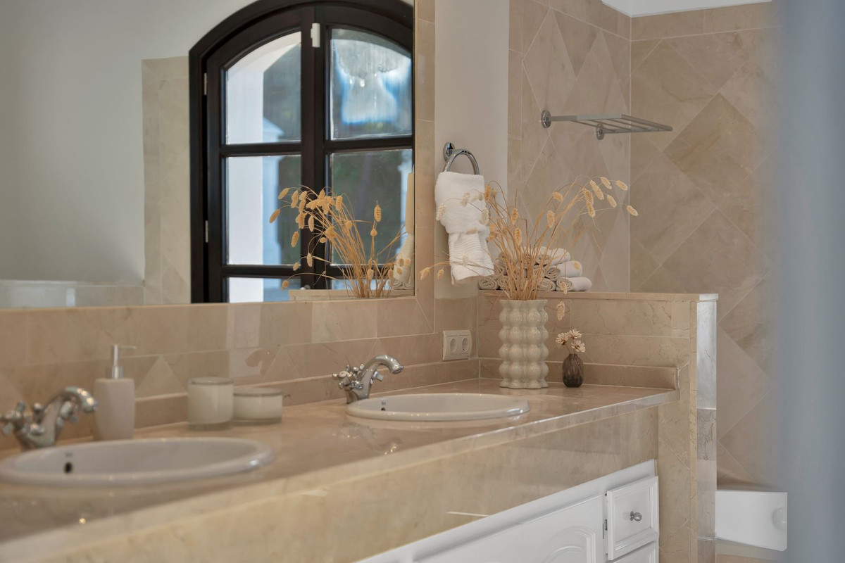 Huis te koop in Benahavís | 5 slaapkamers H5308810