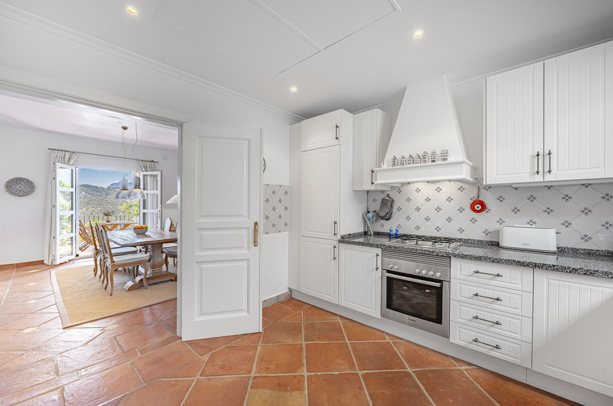 Appartement te koop in Benahavís | 4 slaapkamers H5431945