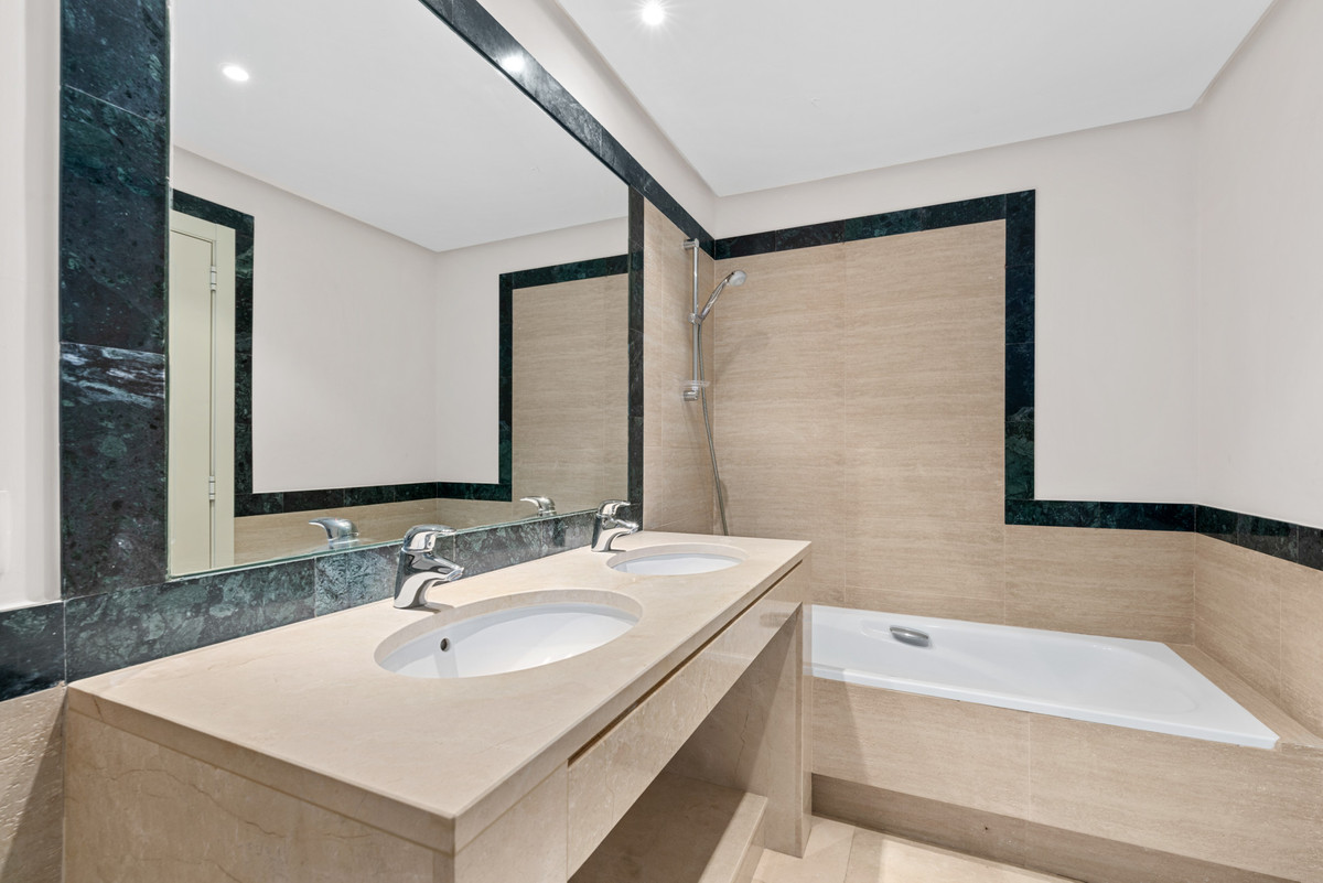 Appartement te koop in Benahavís | 2 slaapkamers H5437636