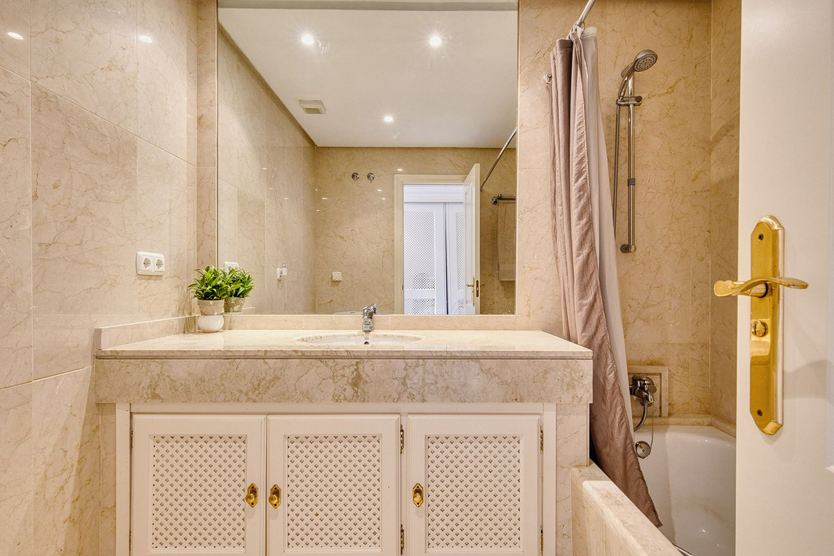 Penthouse te koop in Benahavís | 2 slaapkamers H5475820