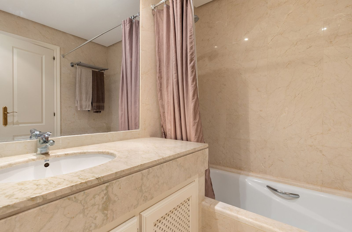 Penthouse te koop in Benahavís | 2 slaapkamers H5475820