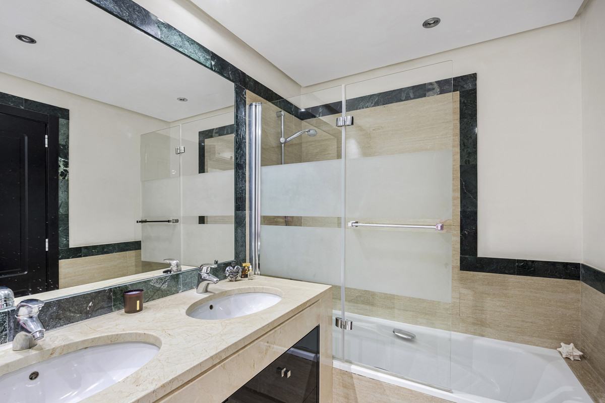 Penthouse te koop in Benahavís | 2 slaapkamers H5530534