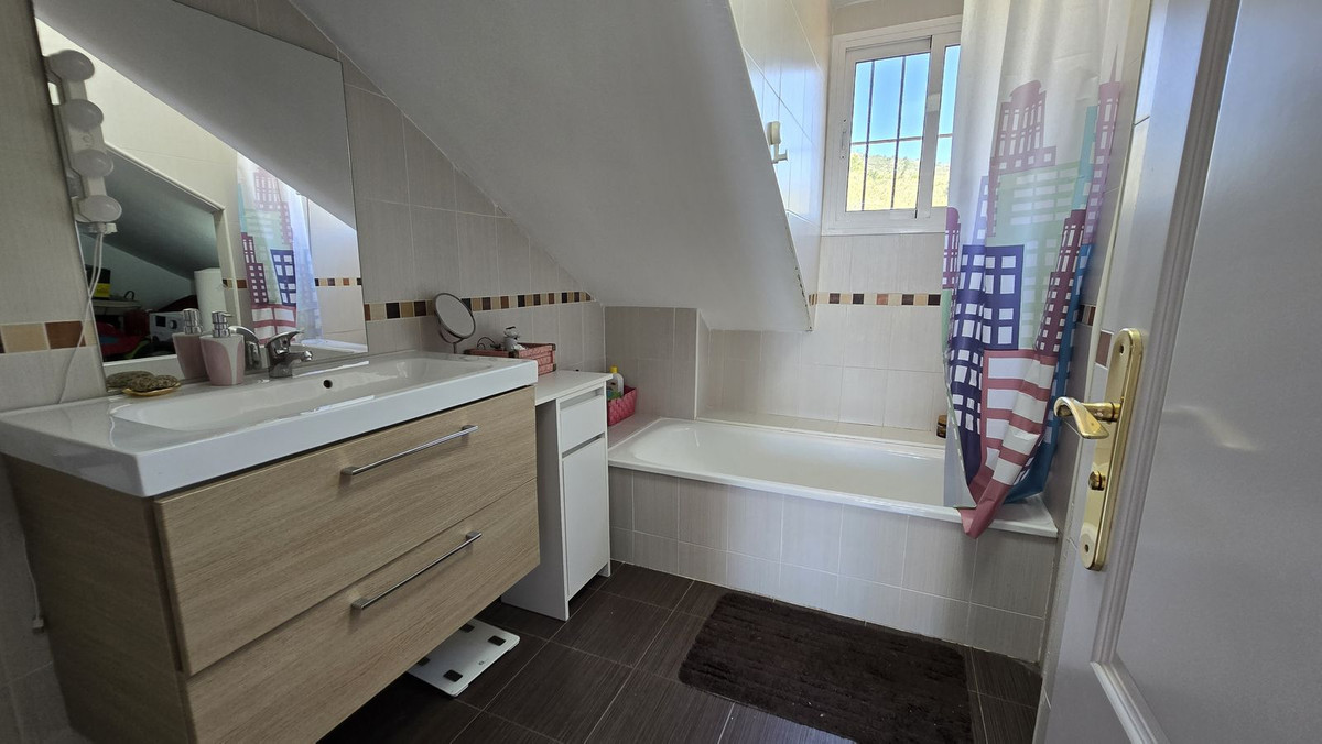 Appartement te koop in Benalmadena | 3 slaapkamers H5049340