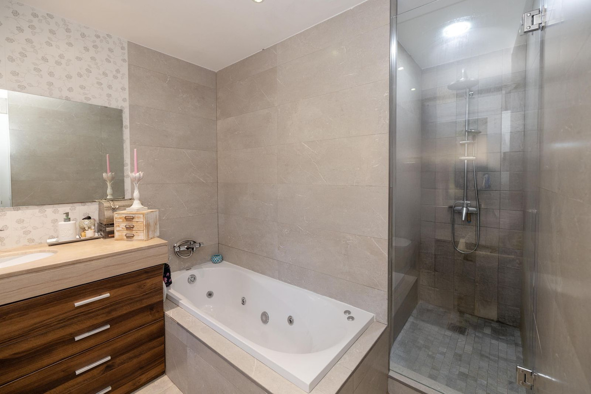 Appartement te koop in Benalmadena | 3 slaapkamers H5120779