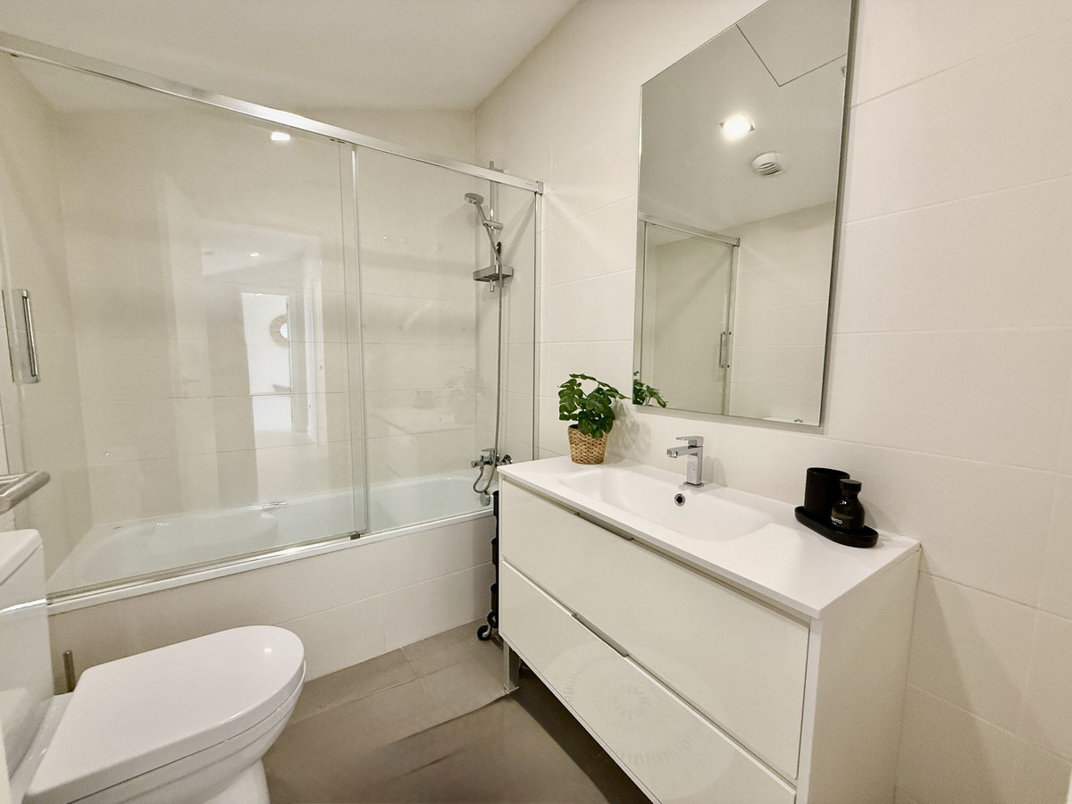 Apartment for sale in Benalmadena | 3 bedrooms H5129107