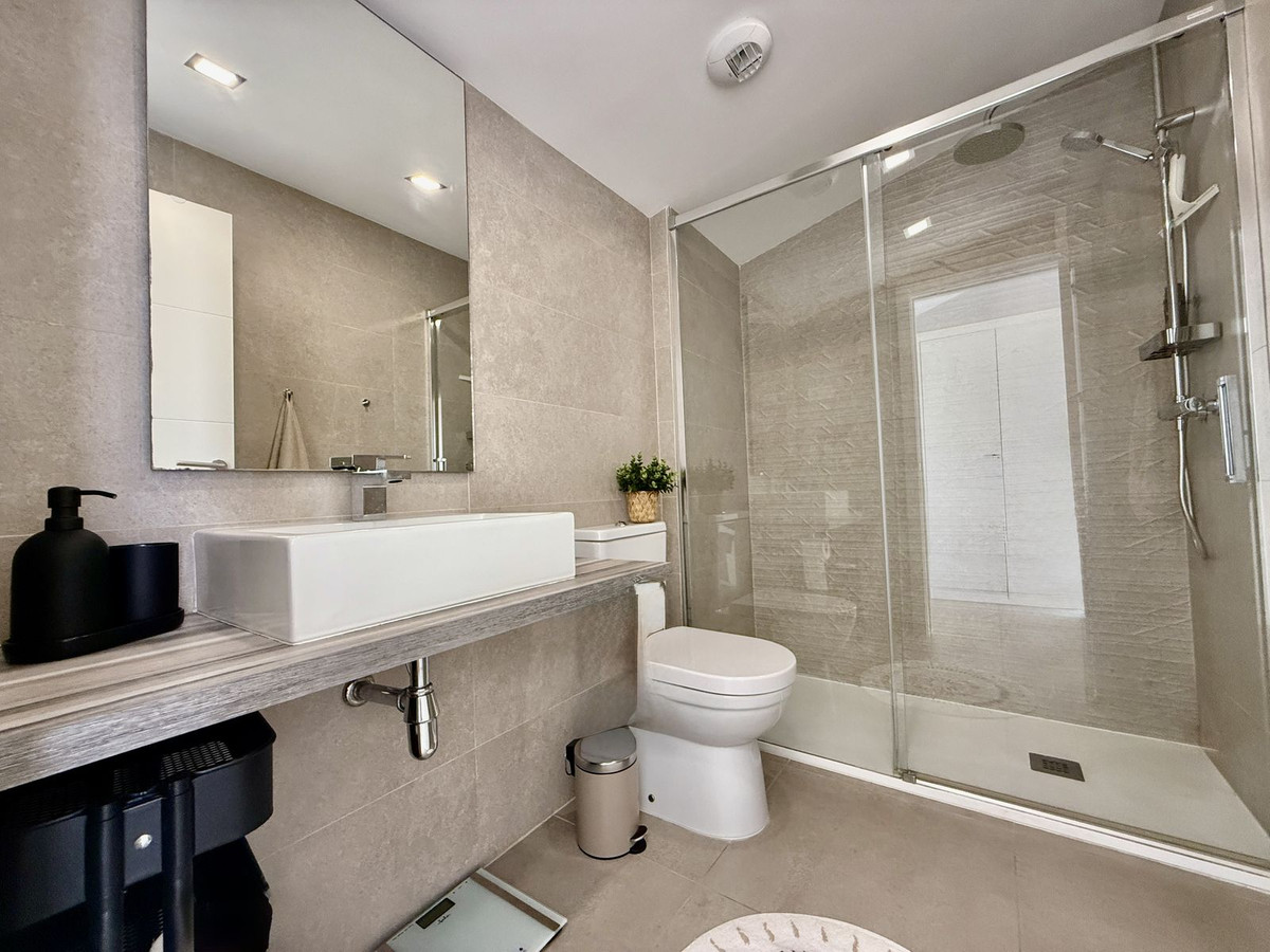 Apartment for sale in Benalmadena | 3 bedrooms H5129107