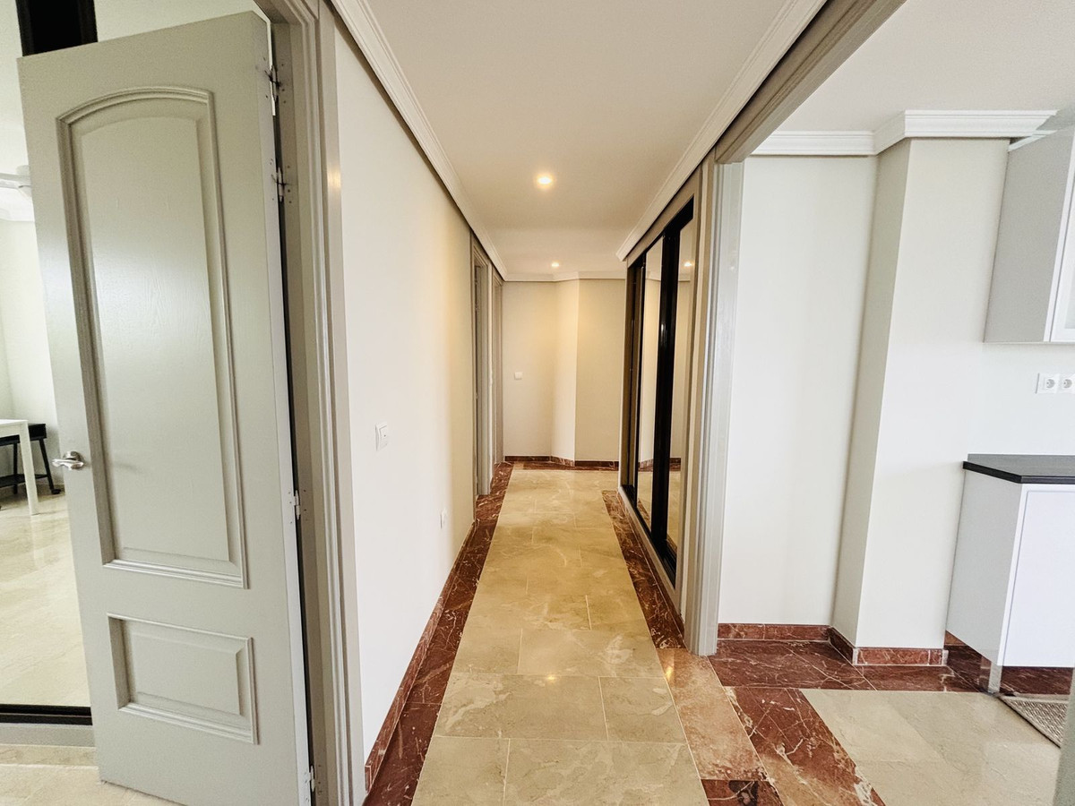 Apartment for sale in Benalmadena | 3 bedrooms H5130844