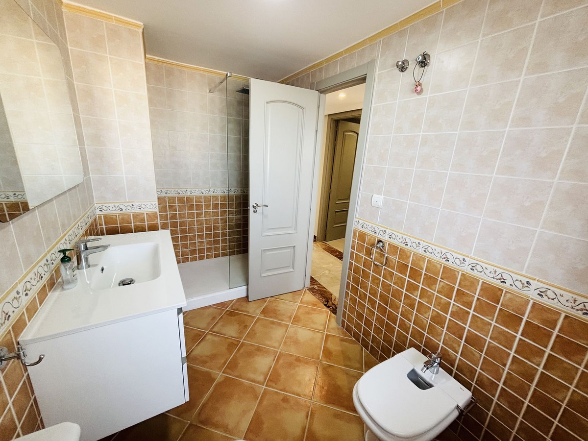 Apartment for sale in Benalmadena | 3 bedrooms H5130844
