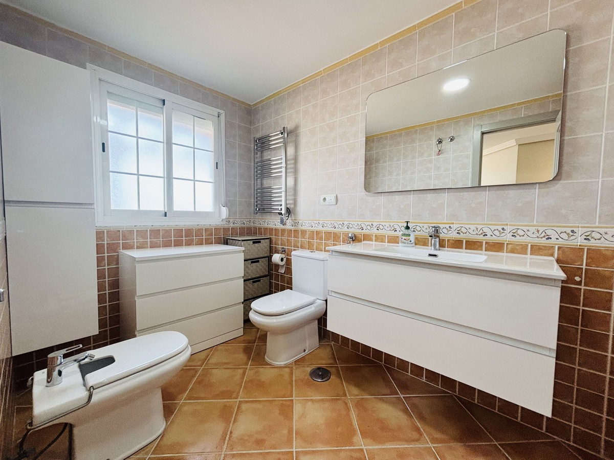 Apartment for sale in Benalmadena | 3 bedrooms H5130844