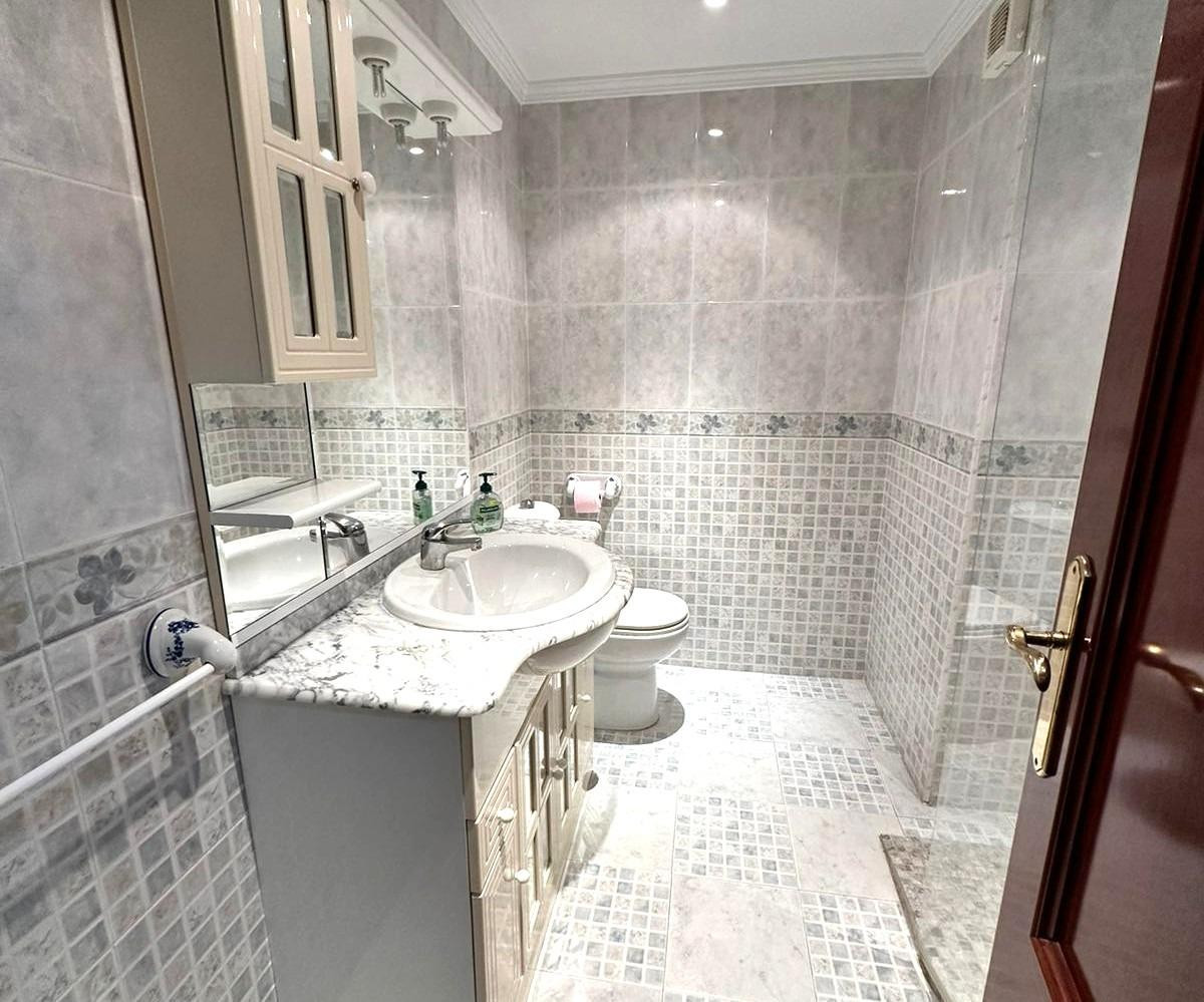 Appartement te koop in Benalmadena | 4 slaapkamers H5159209