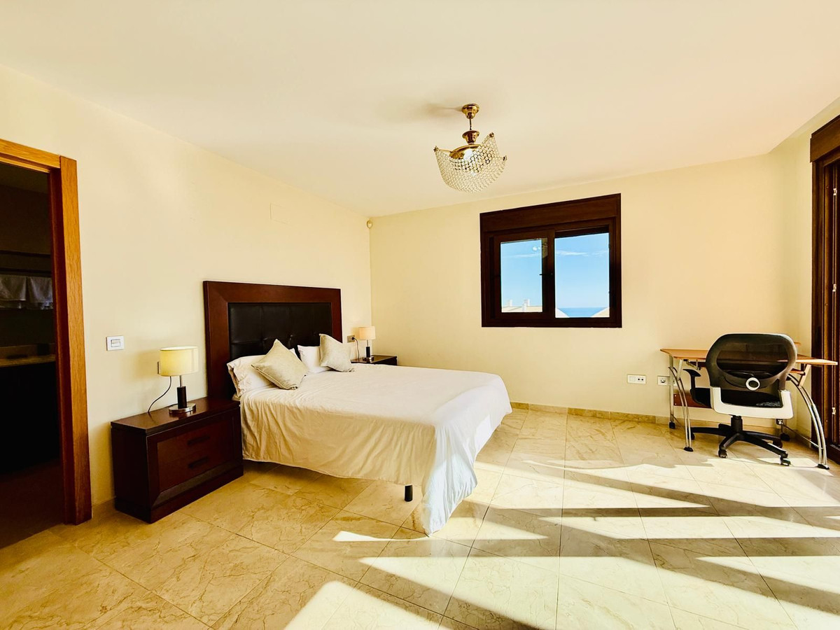 Appartement te koop in Benalmadena | 4 slaapkamers H5288149