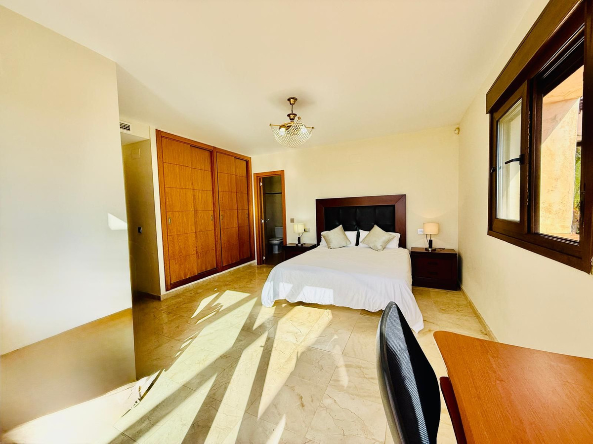 Appartement te koop in Benalmadena | 4 slaapkamers H5288149