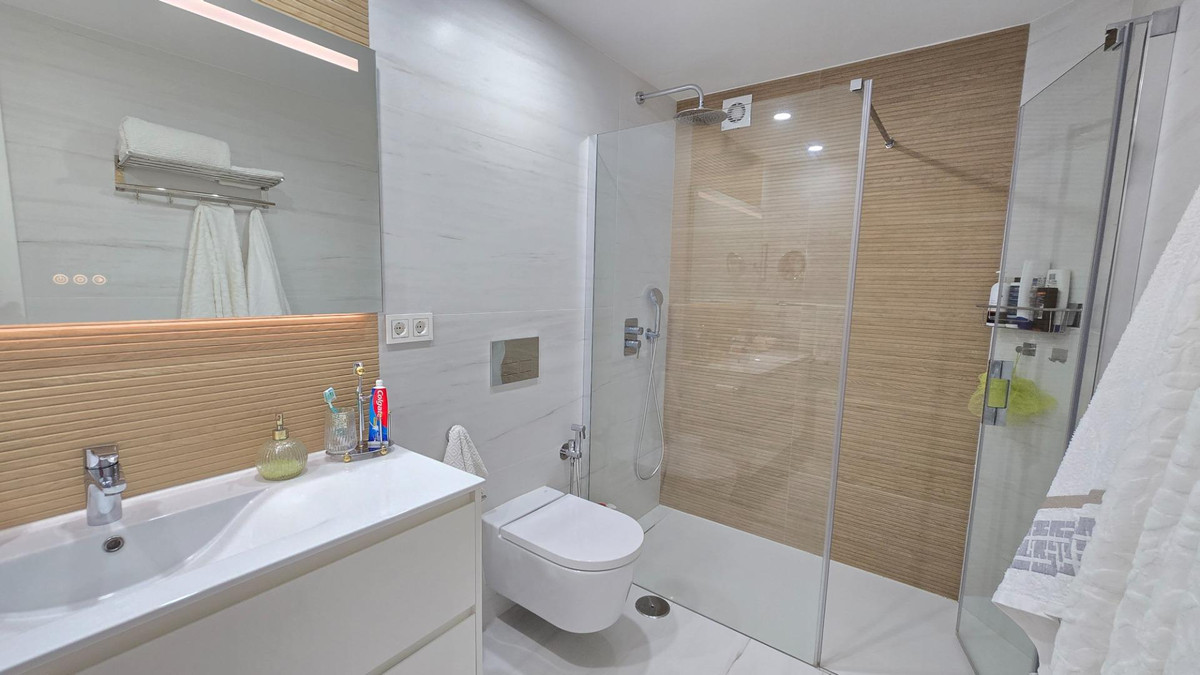 Appartement te koop in Benalmadena | 4 slaapkamers H5317855