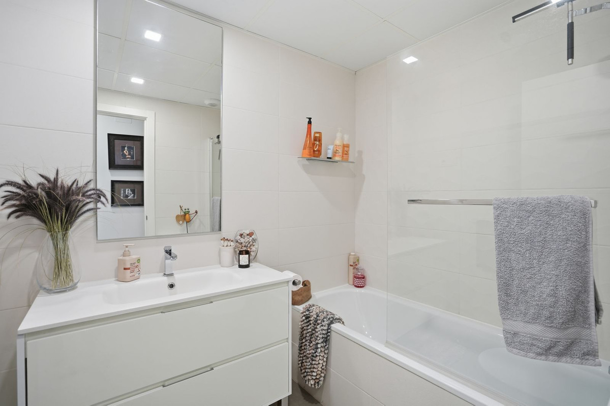 Appartement te koop in Benalmadena | 2 slaapkamers H5364847