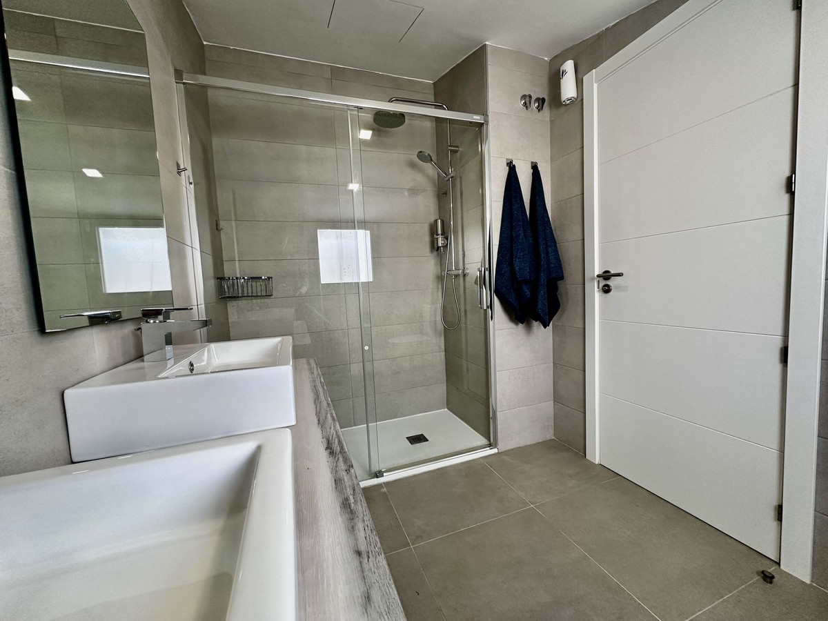 Appartement te koop in Benalmadena | 4 slaapkamers H5407771