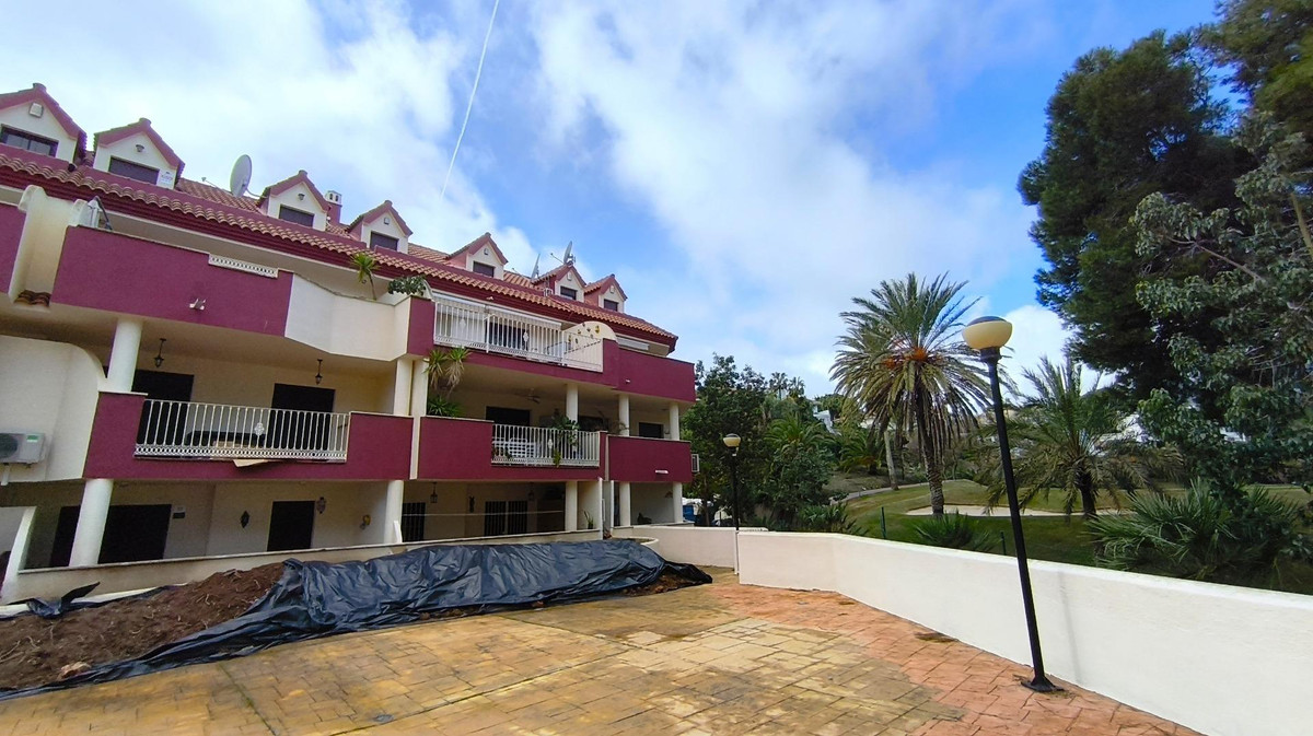 Appartement te koop in Benalmadena | 2 slaapkamers H5408098