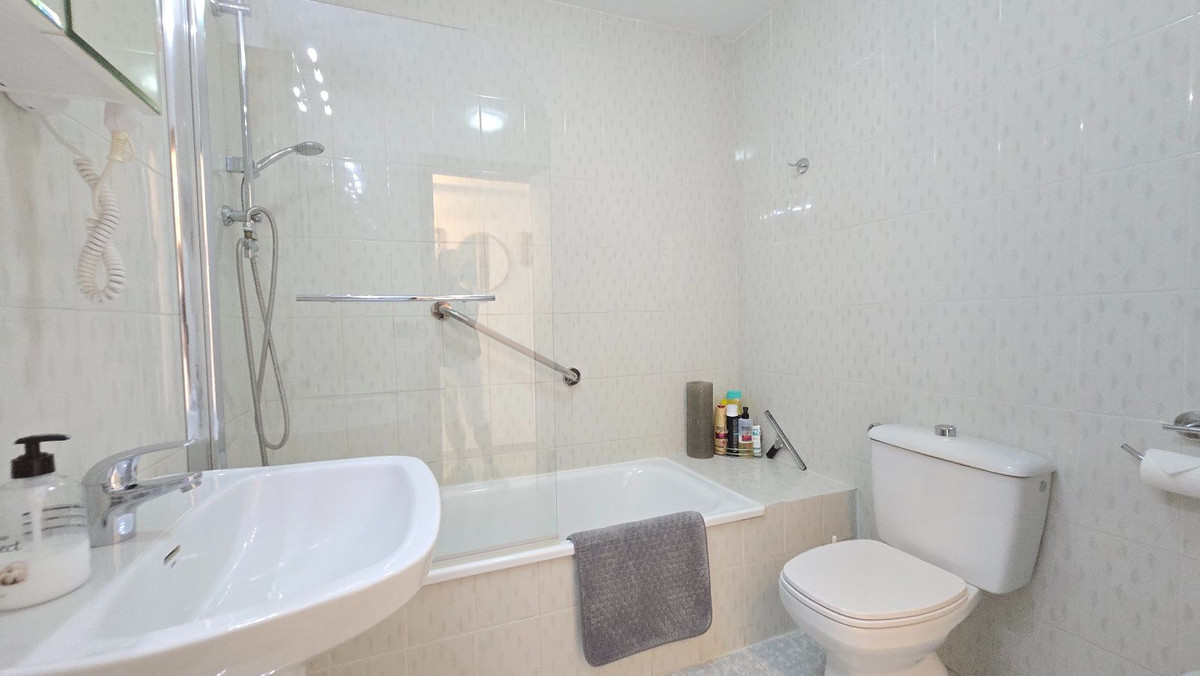 Appartement te koop in Benalmadena | 2 slaapkamers H5426350