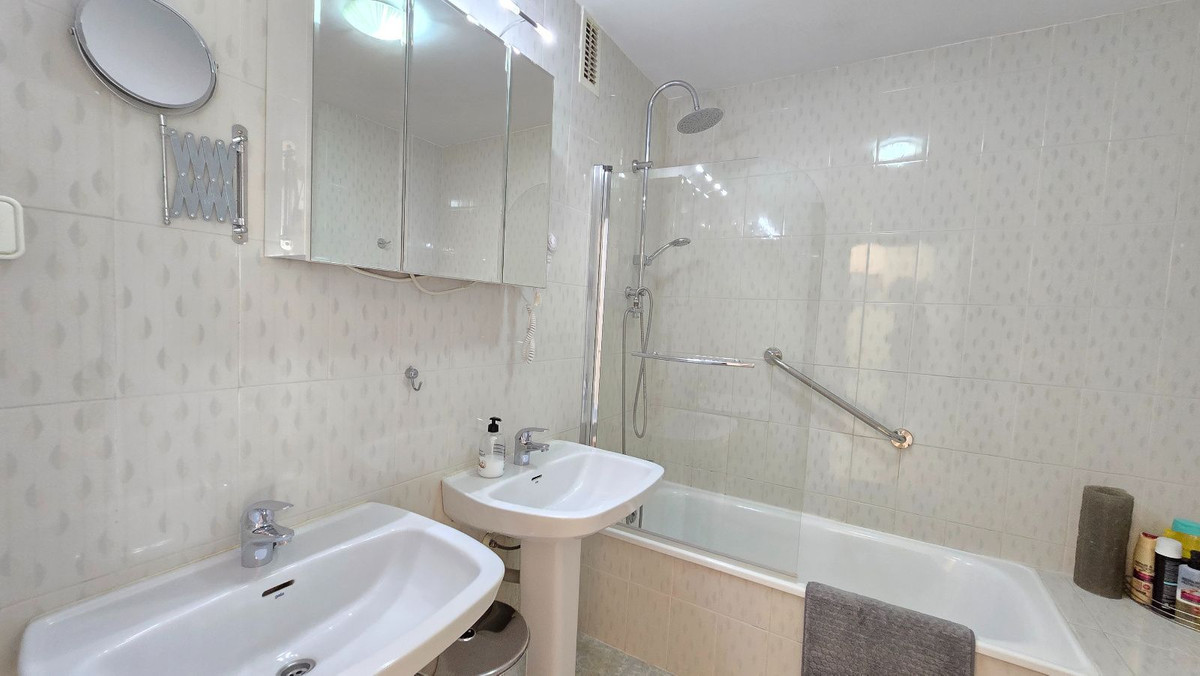 Appartement te koop in Benalmadena | 2 slaapkamers H5426350