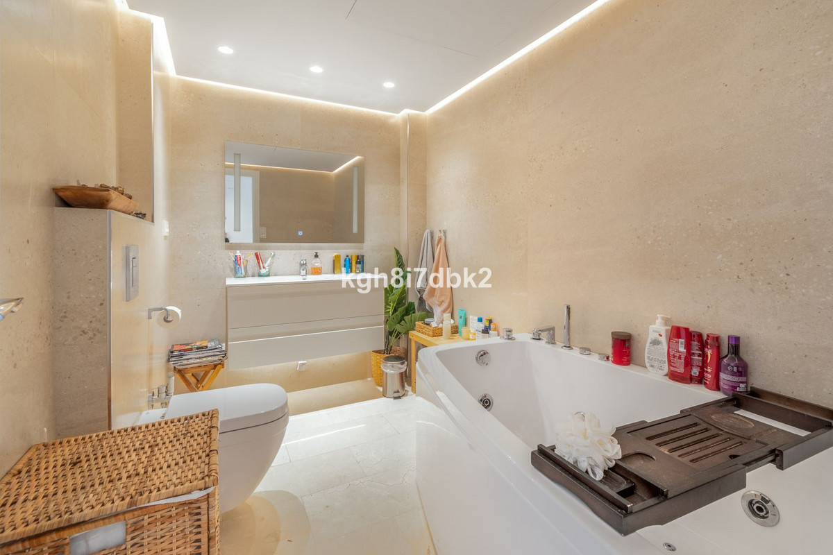 Appartement te koop in Benalmadena | 3 slaapkamers H5460847
