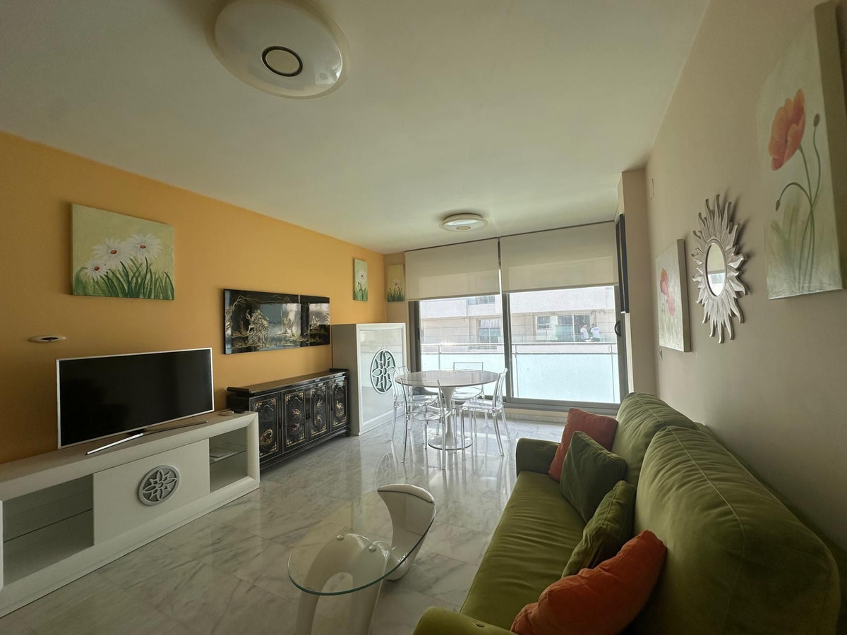 Tussenverdieping Appartement in Benalmadena Costa-1