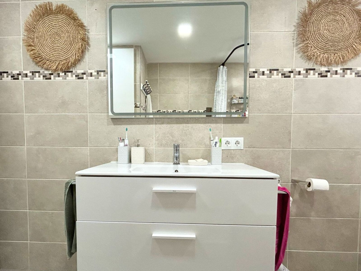Tussenverdieping Appartement in Benalmadena Costa-17