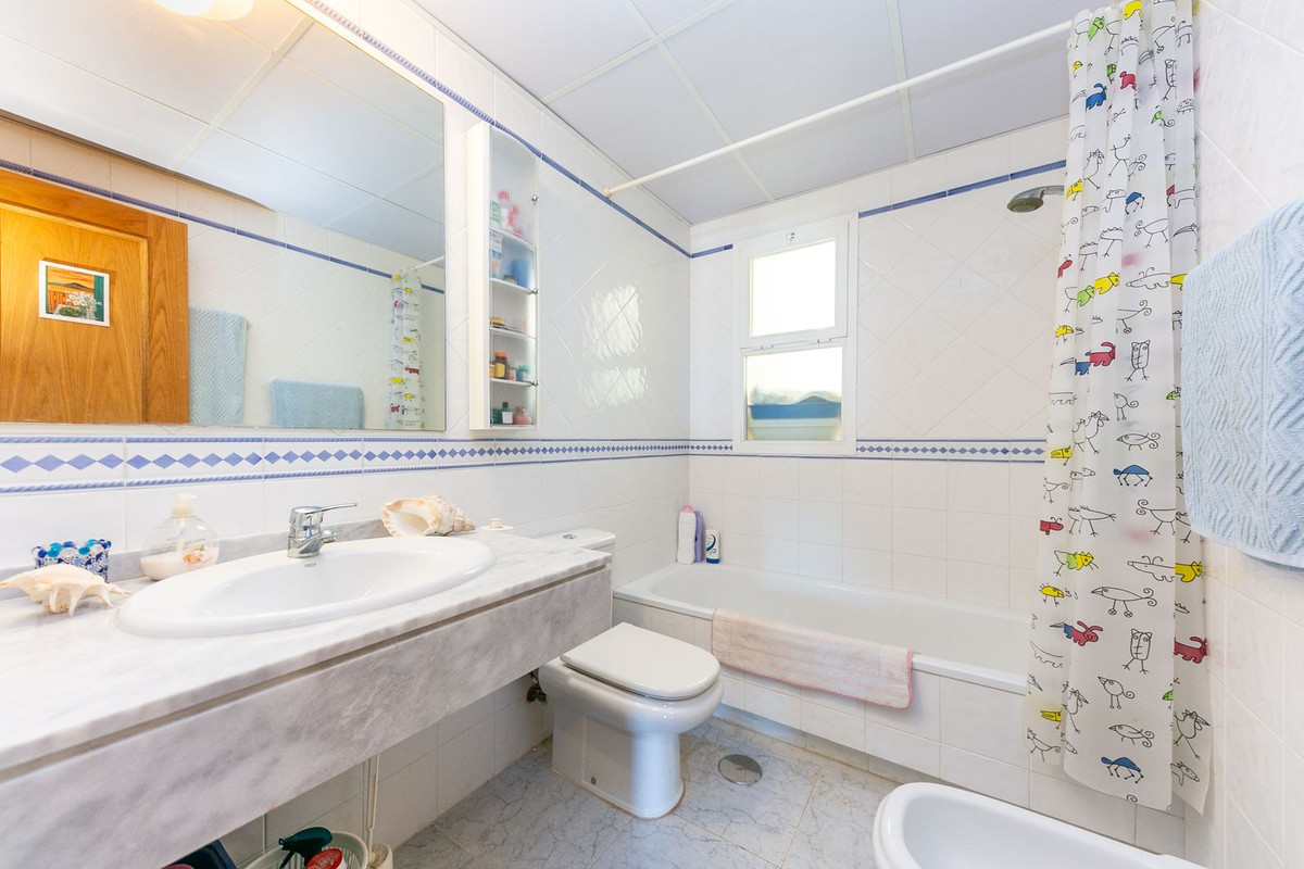 Tussenverdieping Appartement in Benalmadena Costa-15