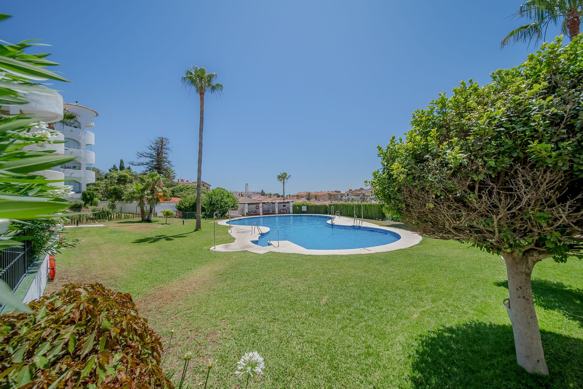 Appartement te koop in Benalmadena Costa | 2 slaapkamers H5081437