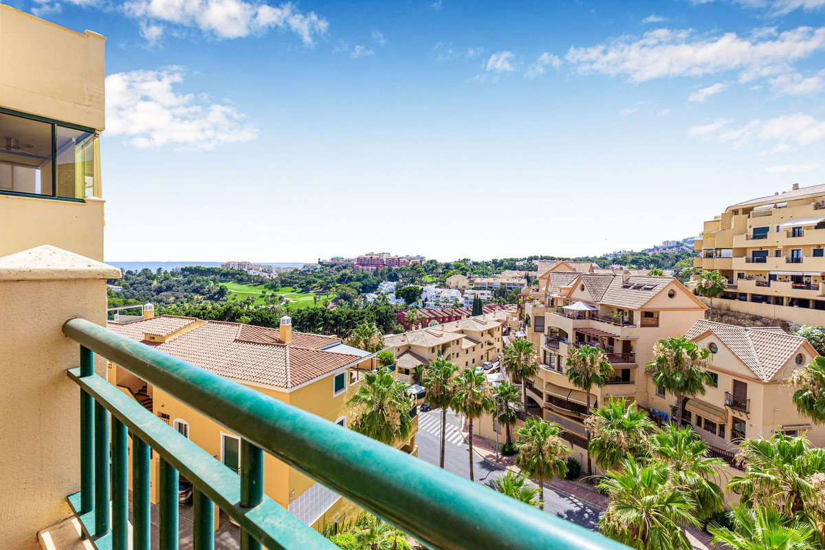 Appartement te koop in Benalmadena Costa | 2 slaapkamers H5106613