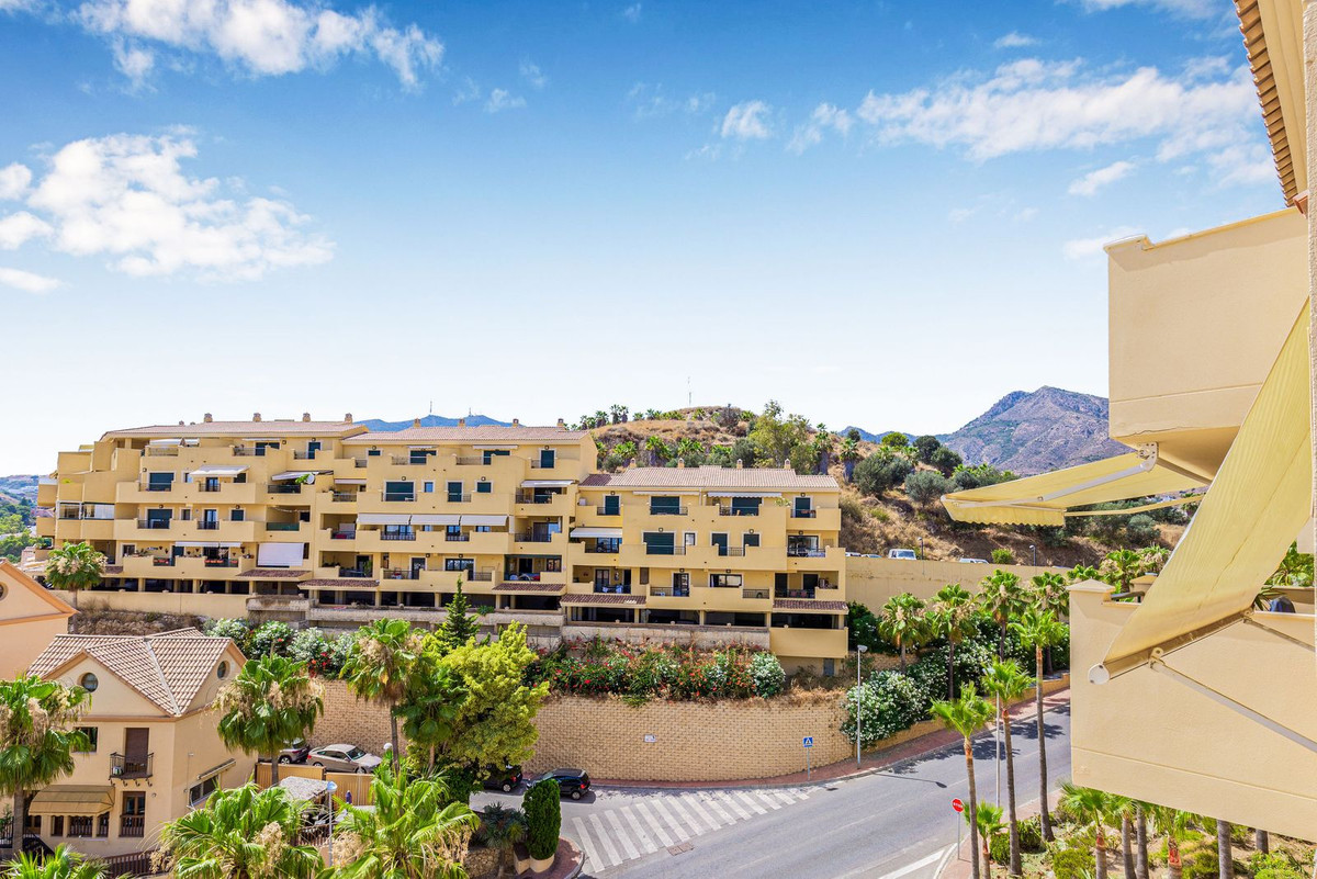 Appartement te koop in Benalmadena Costa | 2 slaapkamers H5106613