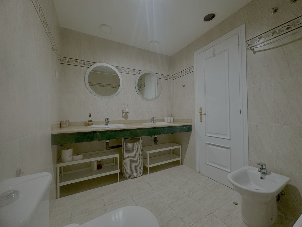 Appartement te koop in Benalmadena Costa | 2 slaapkamers H5107825