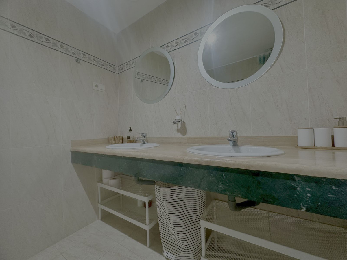 Appartement te koop in Benalmadena Costa | 2 slaapkamers H5107825