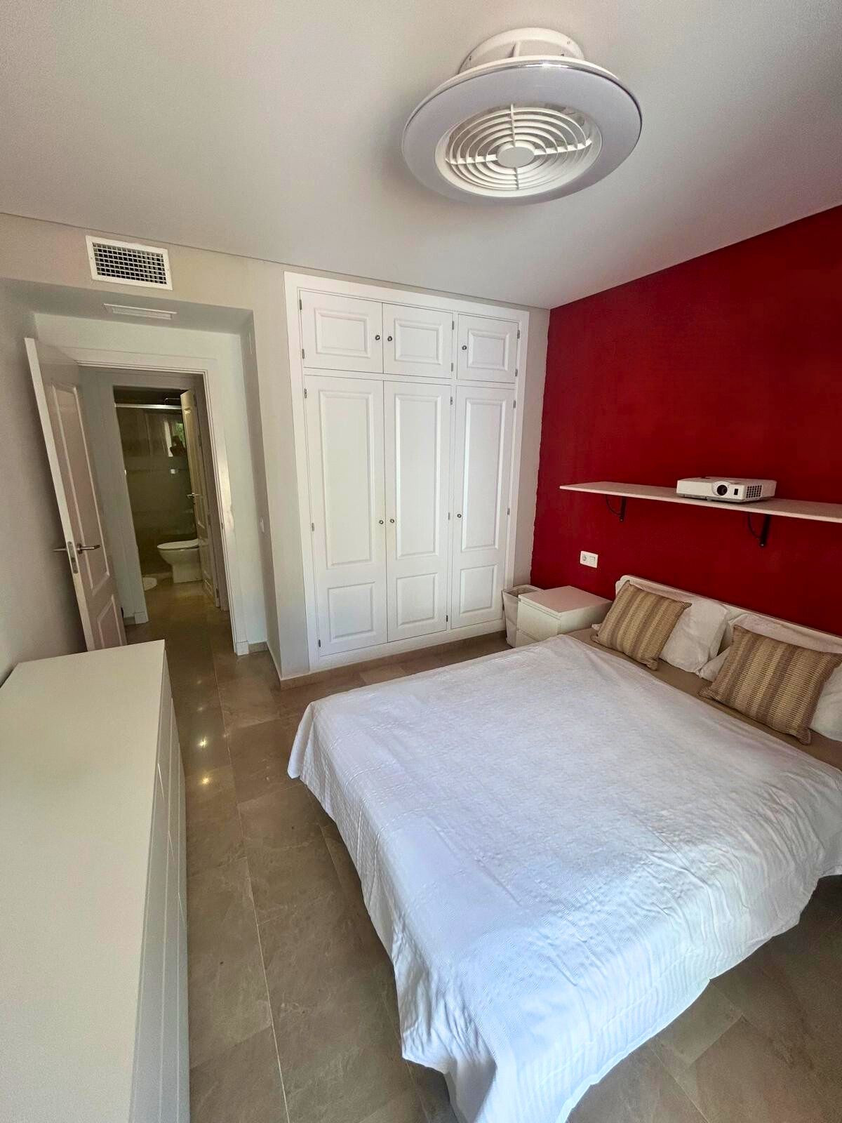 Appartement te koop in Benalmadena Costa | 2 slaapkamers H5107831